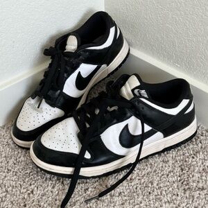 Nike dunks women’s size 8.5
